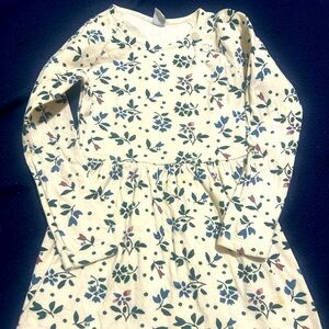 EUC dress with white base and floral design size 128cm/8